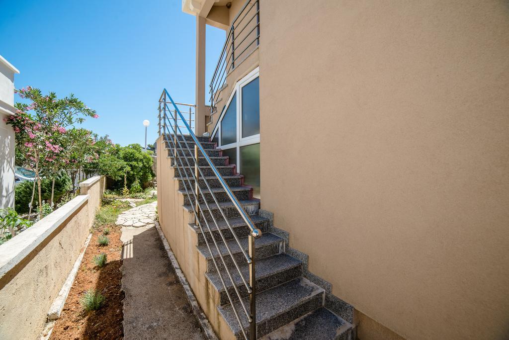 Paula Apartments Vir Exterior foto